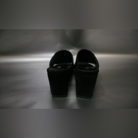 Little Burgundy slip-on heels, size 5, black suede, used - Picture 4 of 4